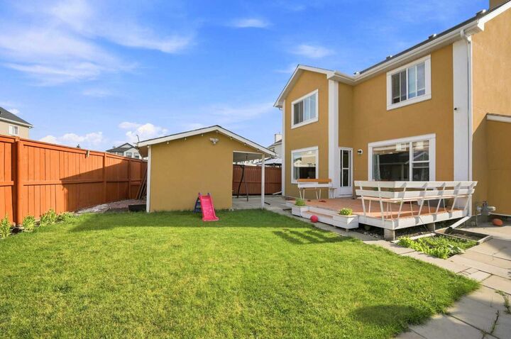 Photo de la propriété:  278 Marthas Manor NE  AB T3Y 4Y6 