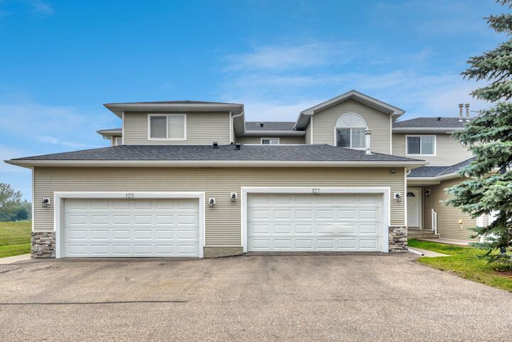 127 Hillview Terrace — photo 1