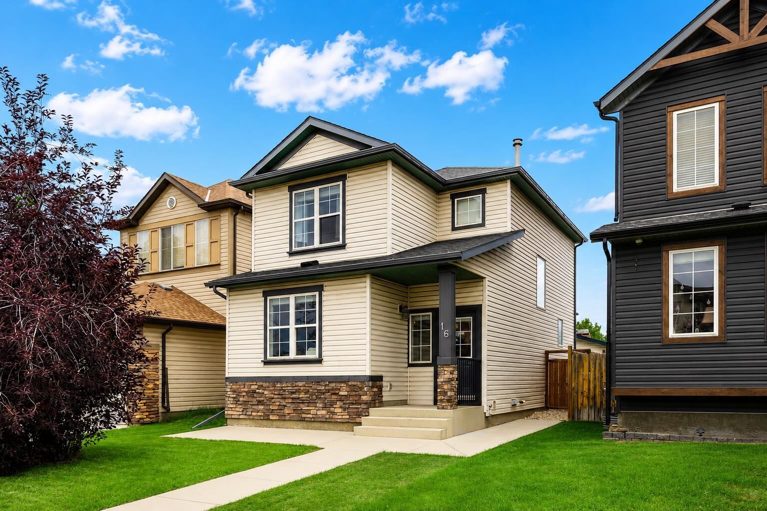 Property Photo:  16 Covebrook Place NE  AB T3K 6J5 
