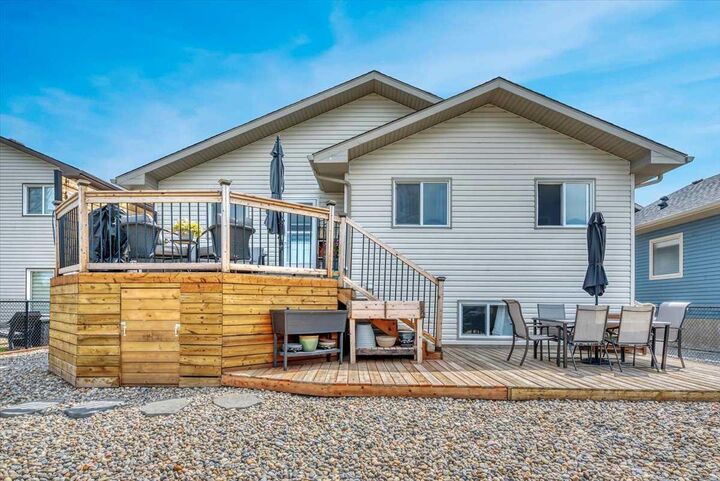 Property Photo: 156 Aspen Creek Crescent AB T1P 0A7