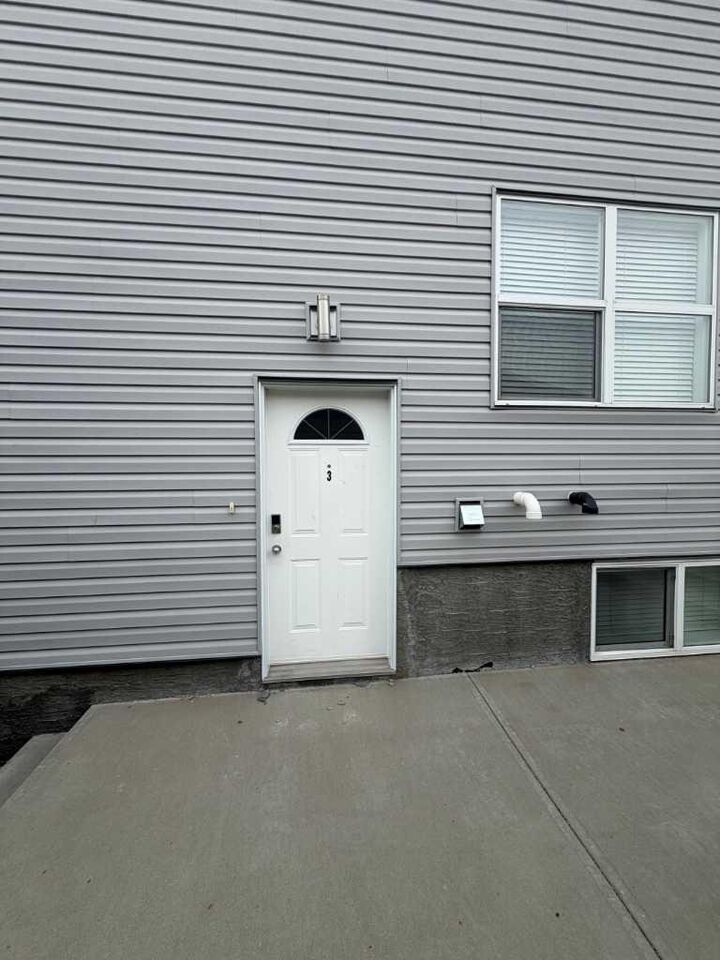 Property Photo:  3922 Sundance Road 3  AB T0L 0V0 