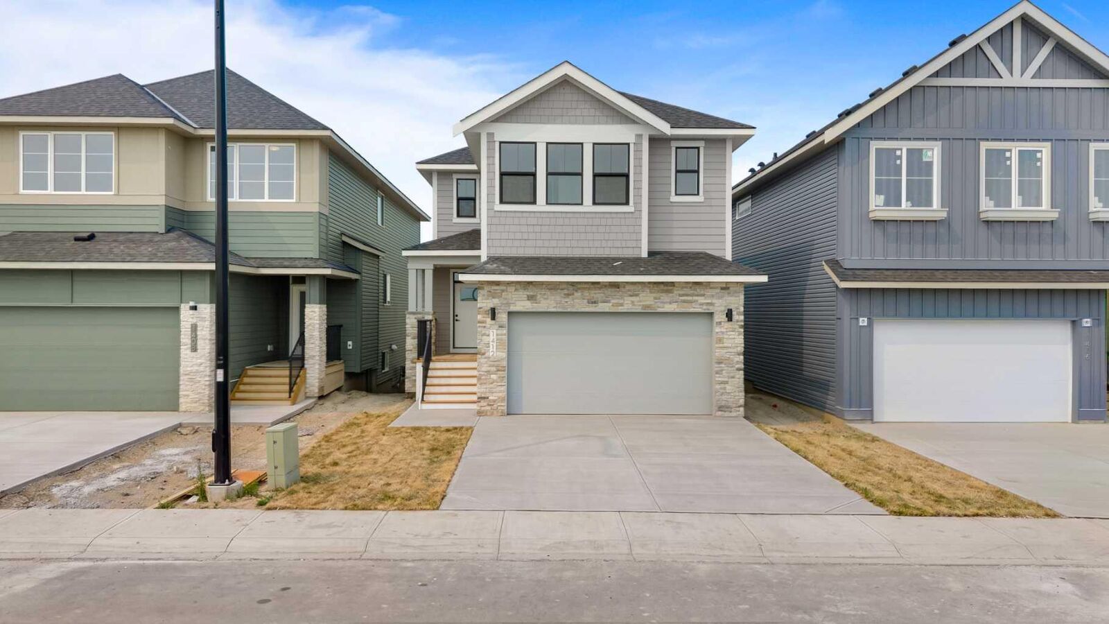 Property Photo: 1412 South Point Villas SW AB T4B 5P2