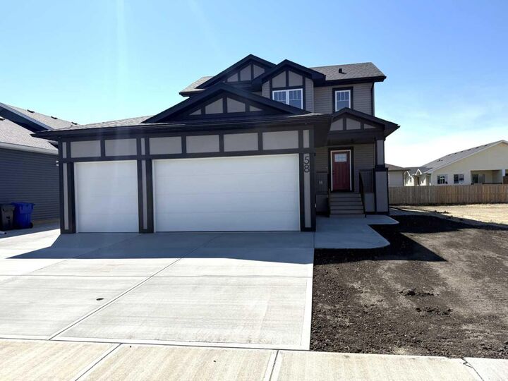58 Vincent Crescent — photo 1