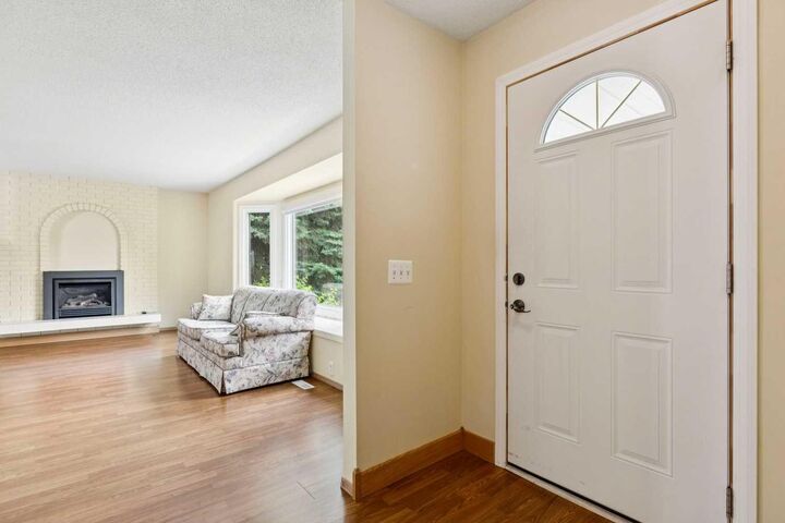 Property Photo: 6452 Silver Springs Way NW AB T3B 3G2
