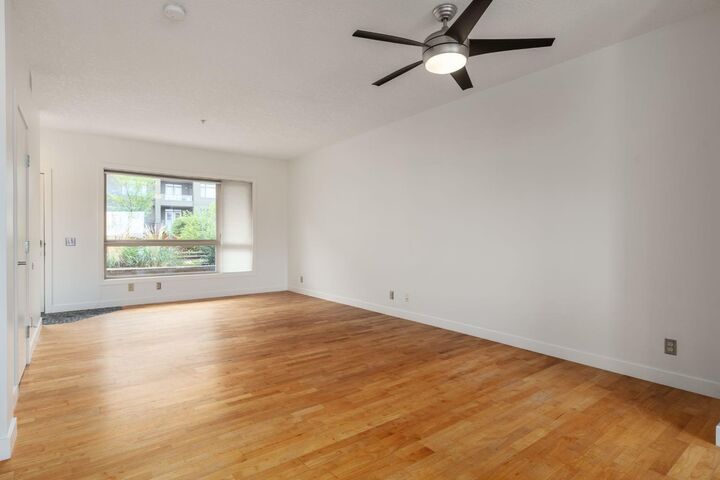 Property Photo: 118 8 Street NE 213 AB T2E 1M2