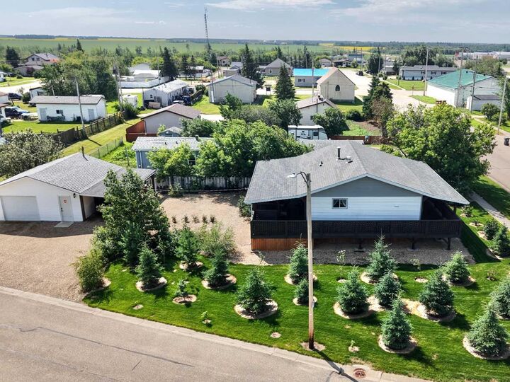 Property Photo: 10011 99 Street AB T0H 2R0