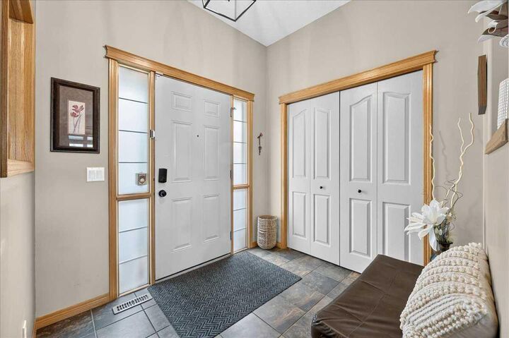 Property Photo:  1418 Kings Heights Boulevard SE  AB T4A 0A1 