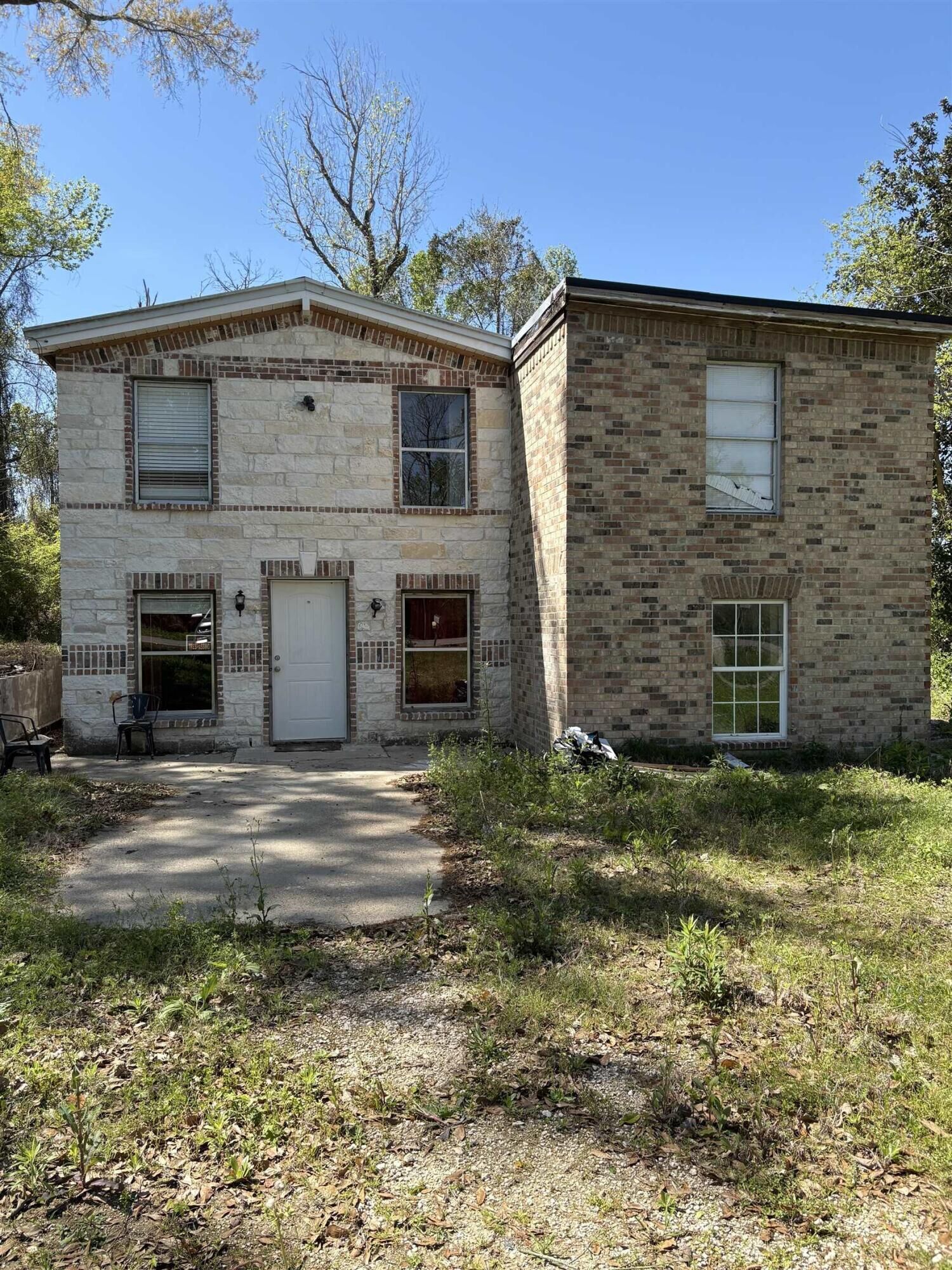 Property Photo:  205 Thelma  LA 70611 