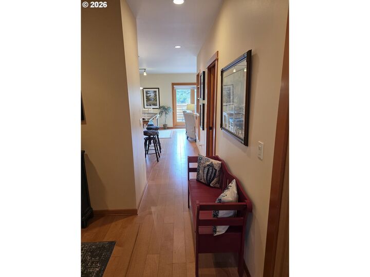 Property Photo: 123 S Hemlock St 203 OR 97110
