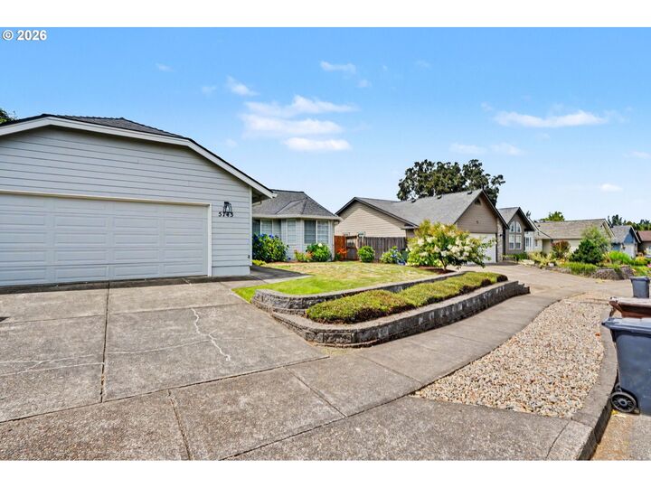 Property Photo:  5743 Flairstone Dr  OR 97306 