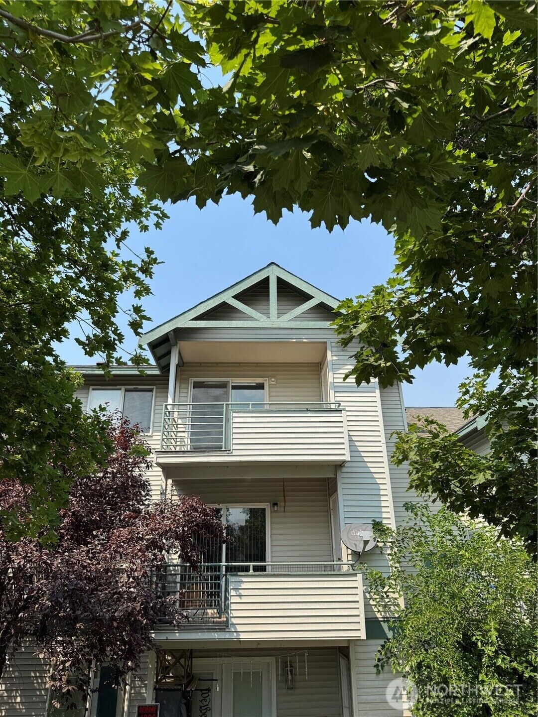 Property Photo:  667  4th Street NE L301  WA 98802 
