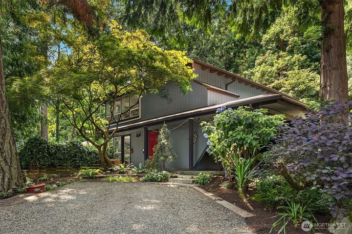 Property Photo:  11469  Kallgren Road NE  WA 98110 