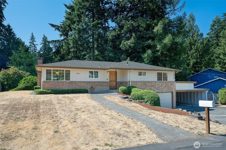 Property Photo:  9804  241st Place SW  WA 98020 