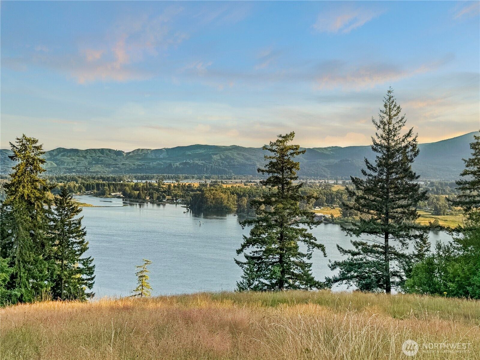 Property Photo:  26  Riverview East Road  WA 98612 