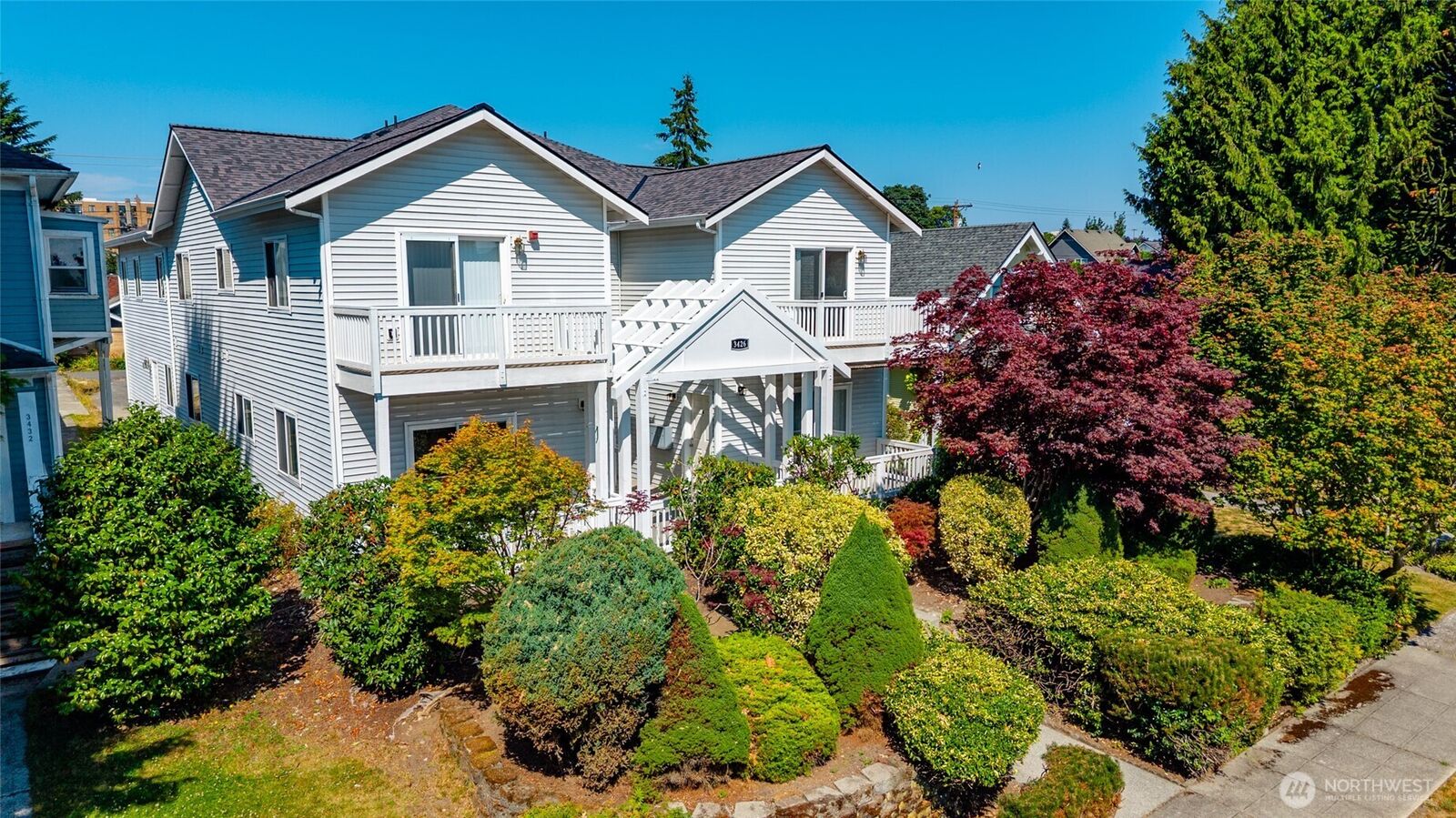 Property Photo: 3426 Oakes Avenue WA 98201