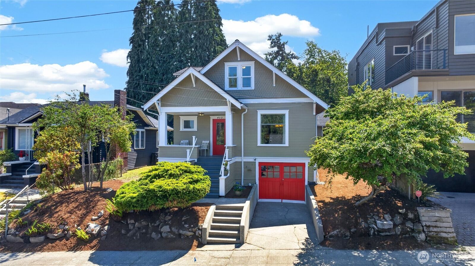 Property Photo: 409 NE 60th Street WA 98115