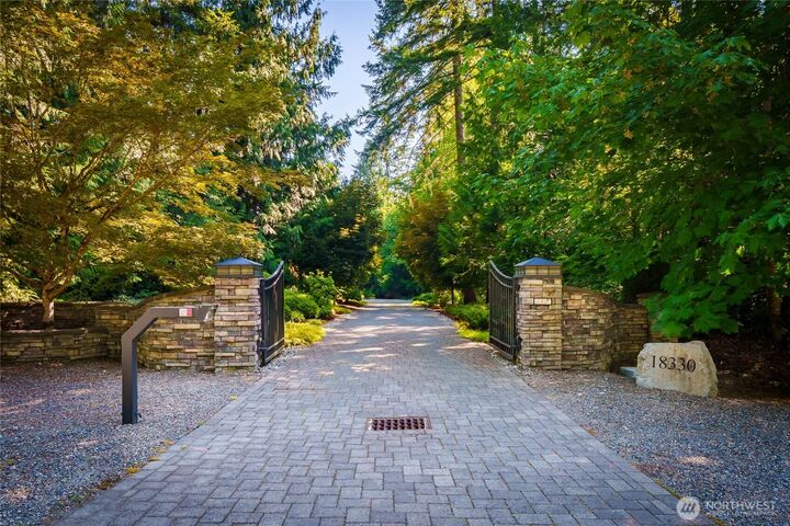 Property Photo:  18330 SE 195th Place  WA 98058 