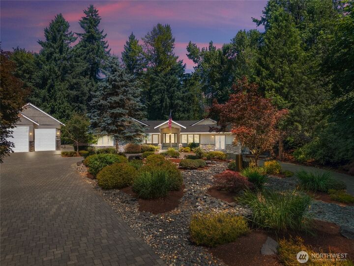 Property Photo:  18330 SE 195th Place  WA 98058 