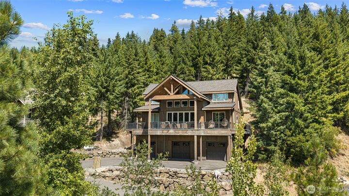Property Photo: 570 Paintbrush Lane WA 98940