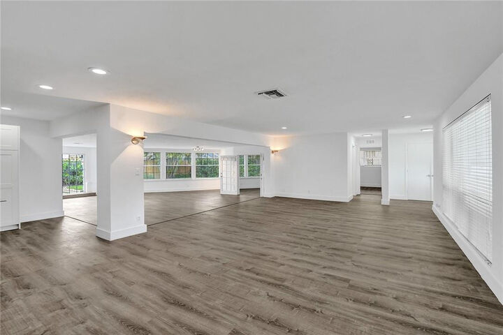 Property Photo:  5981 NE 22nd Way  FL 33308 