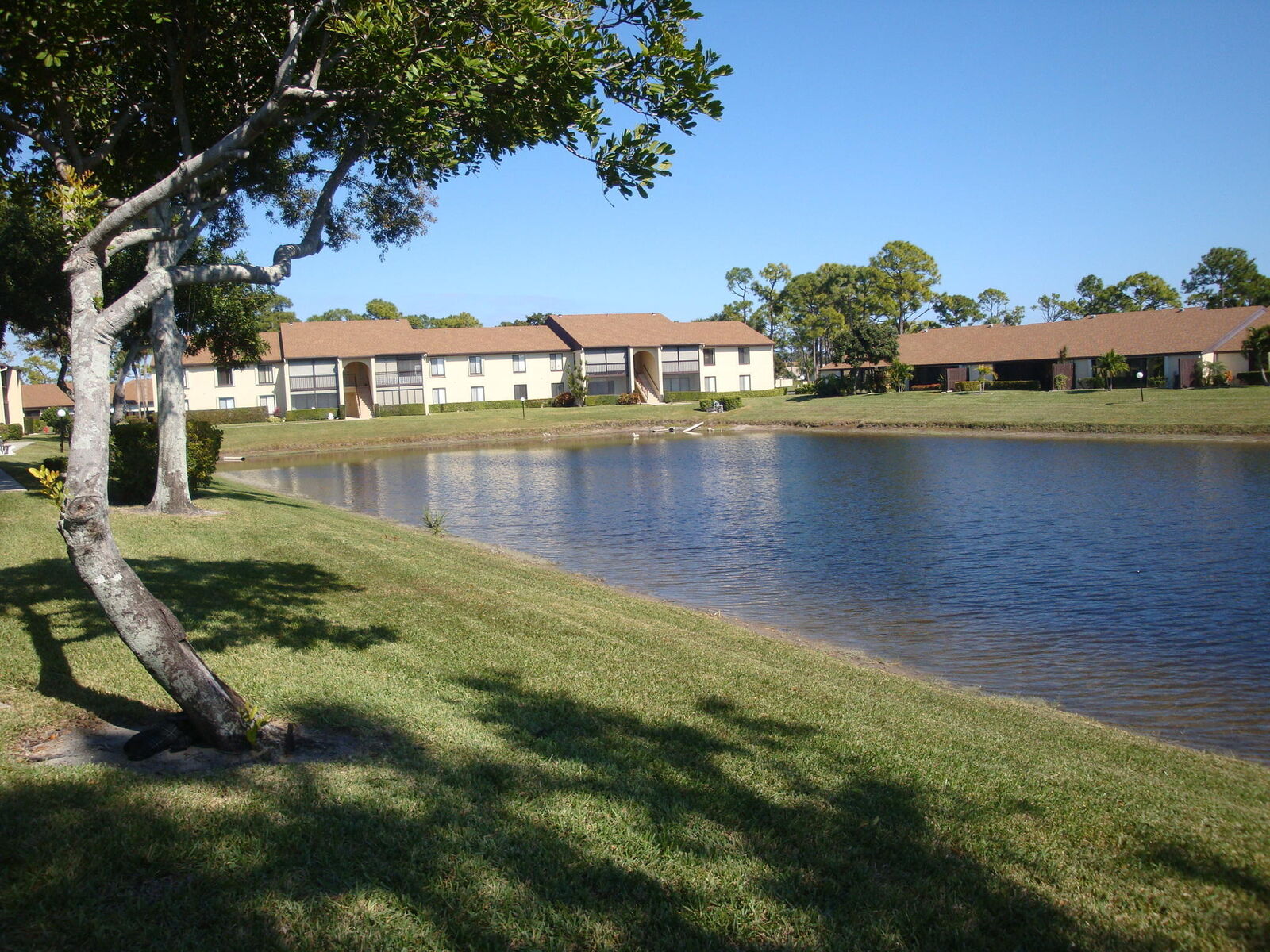 Property Photo: 726 Sunny Pine Way B1 FL 33415