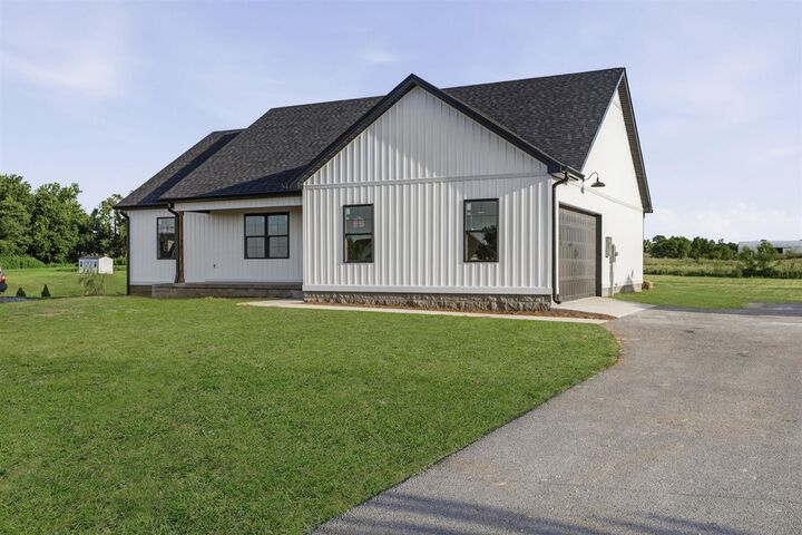 Property Photo:  2503 Noah Bledsoe Road  KY 42171 