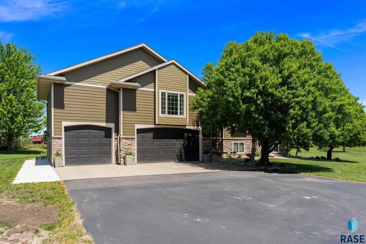 Property Photo: 46650 Dakota St SD 57064