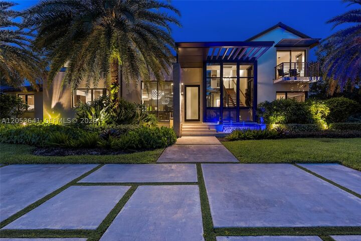 Property Photo:  3714 Pine Lake Dr  FL 33332 