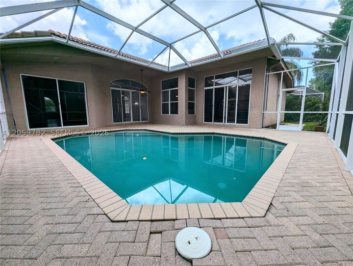 Property Photo: 3937 Nighthawk Dr FL 33331
