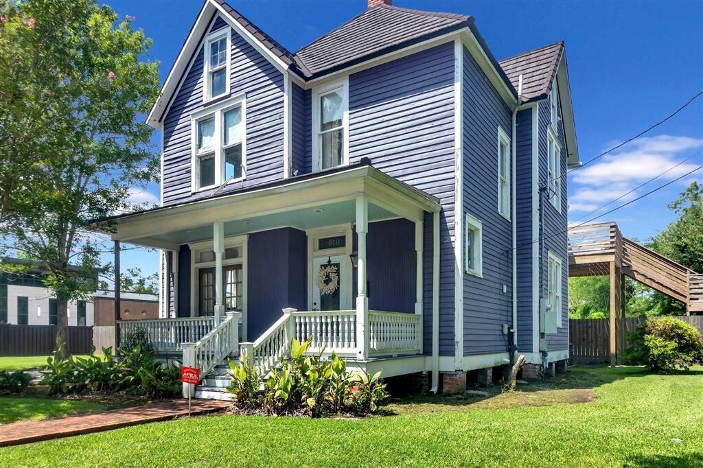 Property Photo:  1010 Enterprise Boulevard  LA 70601 
