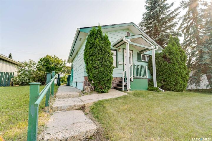 Property Photo:  1233 Coteau Street W  SK S6H 5G7 