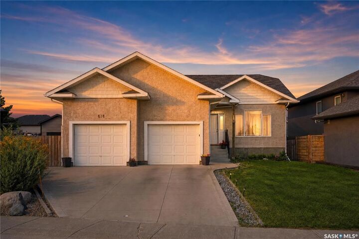 Property Photo:  618 Deer Court  SK S0K 4S0 