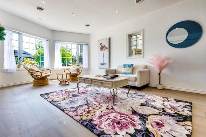 Property Photo: 55 Ontoro Boulevard ON L1Z 1X6