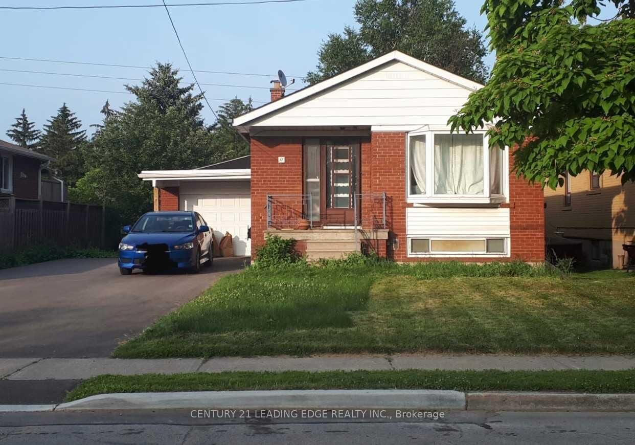 Property Photo:  11 White Abbey Park Main Fl  ON M1R 4R3 