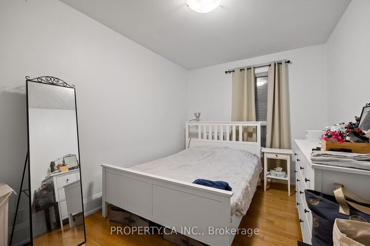 Property Photo:  396 Roxton Road  ON M6G 3R2 
