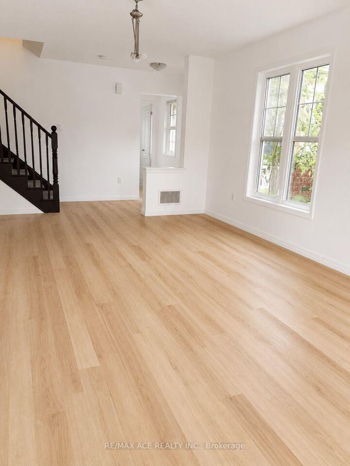 Property Photo:  901 Rigo Crossing Crescent  ON L9T 8E1 