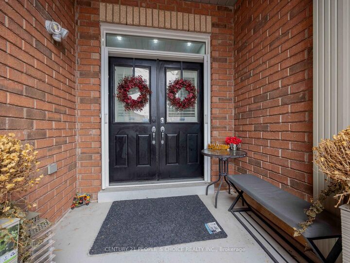 Property Photo: 5298 Roadside Way E ON L5M 0H9