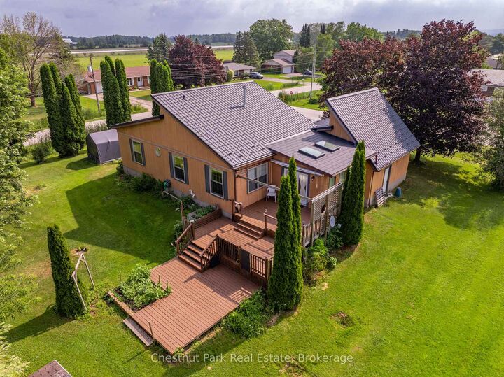 Property Photo: 384 Urstadt Street ON N4K 6V5