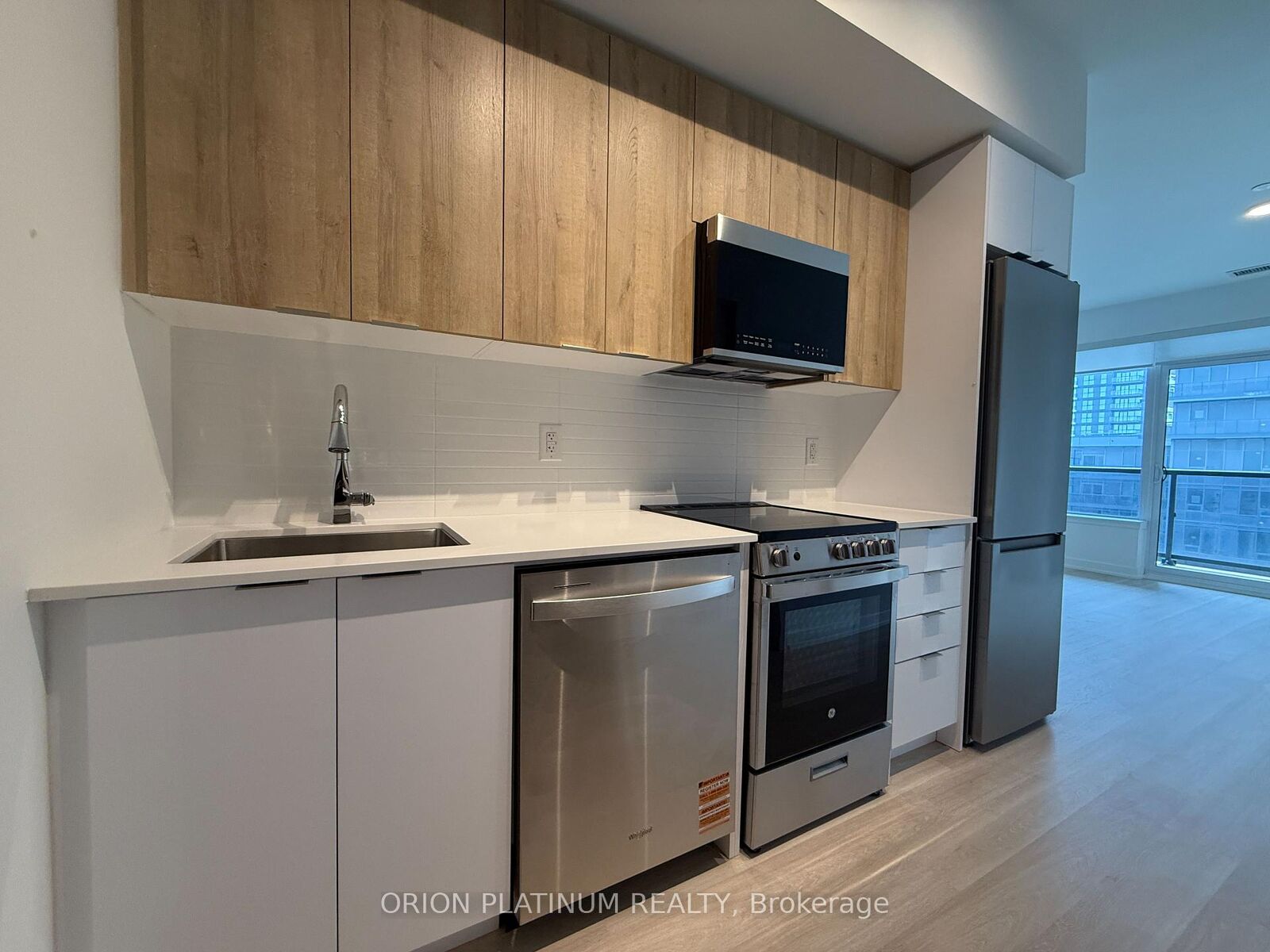 Property Photo: 5105 Hurontario Street 631 ON L4Z 0C9