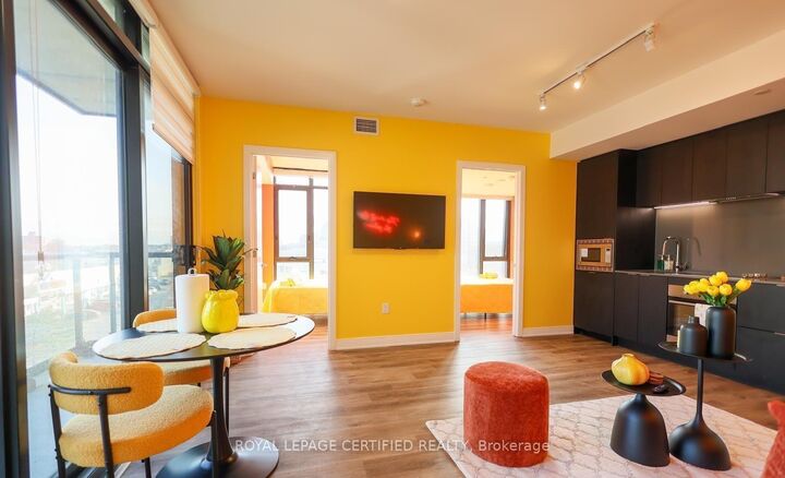 Property Photo:  86 Dundas Street E 302  ON L5A 0B1 