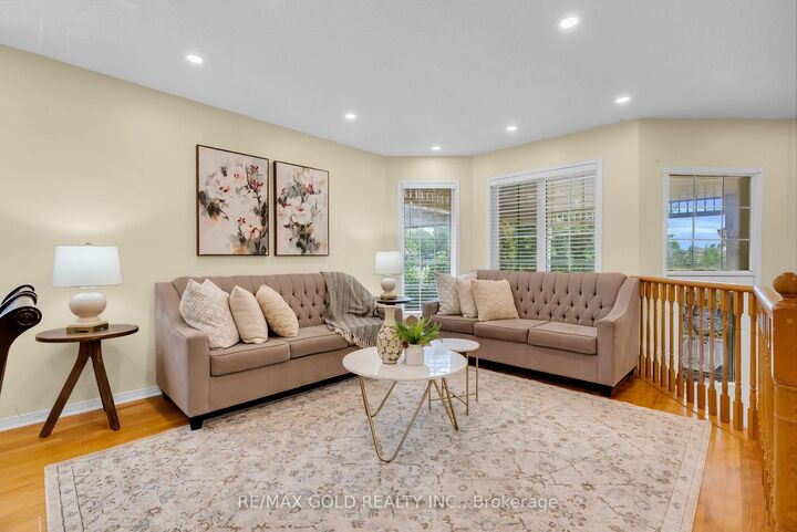 Property Photo:  74 Fletchers Creek Boulevard  ON L6X 4T1 