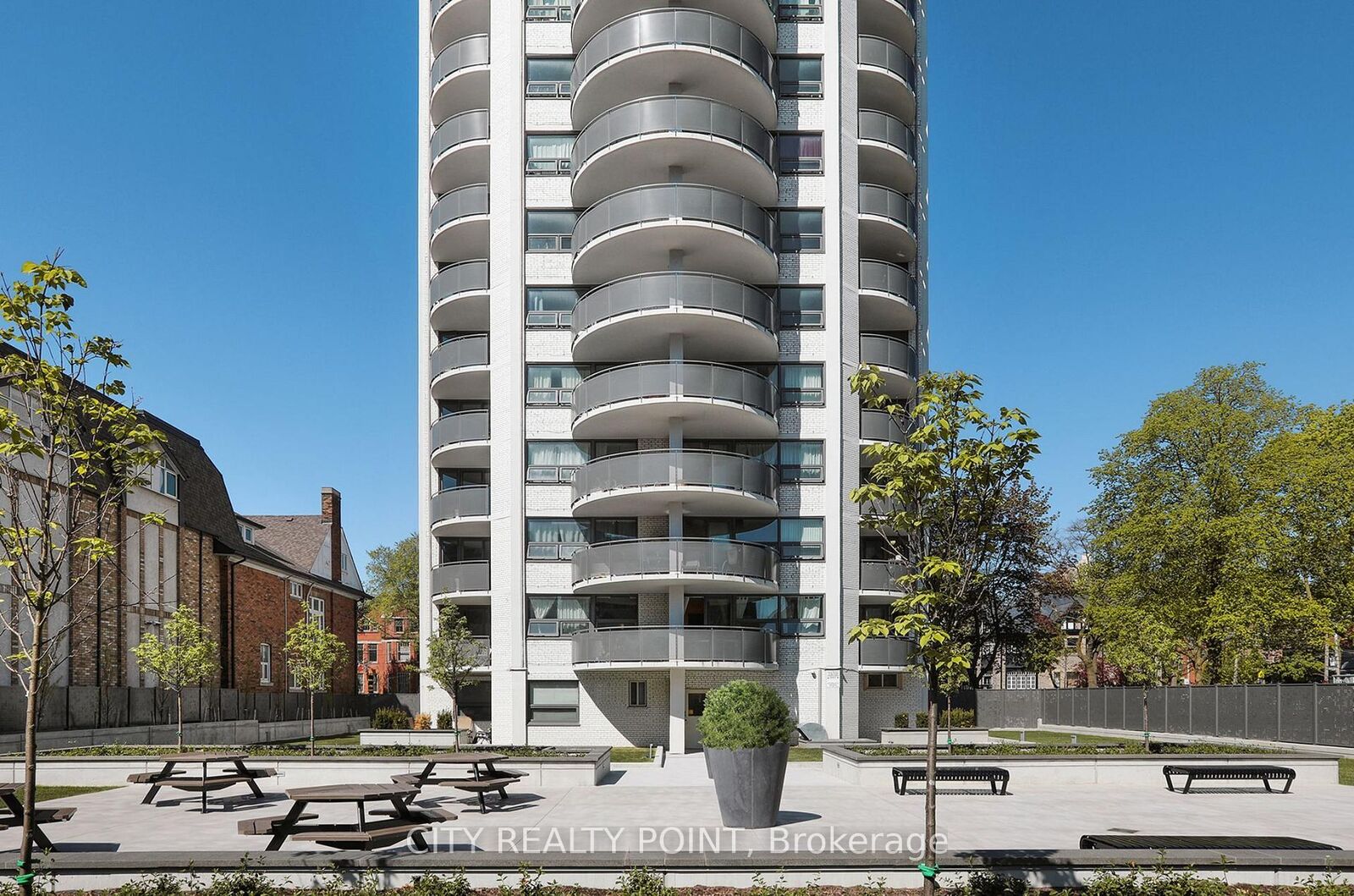 Property Photo:  485 Huron Street 305  ON M5R 2R5 