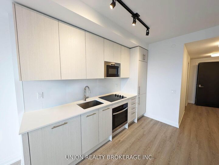 Property Photo:  286 Main Street 2609  ON M4C 0B3 