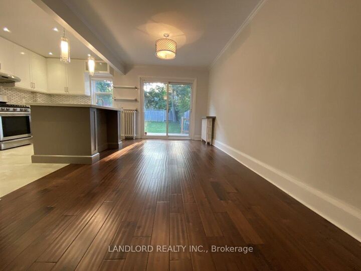 Property Photo: 22 Lorindale Avenue ON M5M 3C2