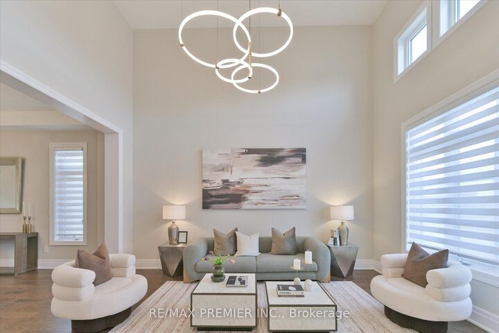 Property Photo:  94 Sunny Acres Crescent  ON L7B 0S6 
