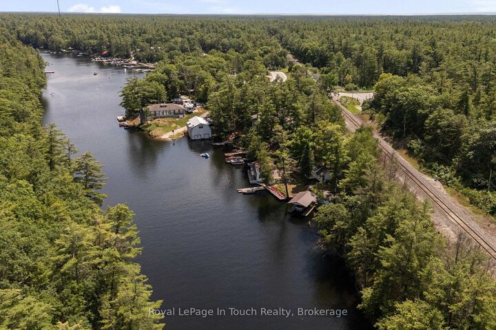 Photo de la propriété:  2865 Severn River N/A  ON L0K 1E0 