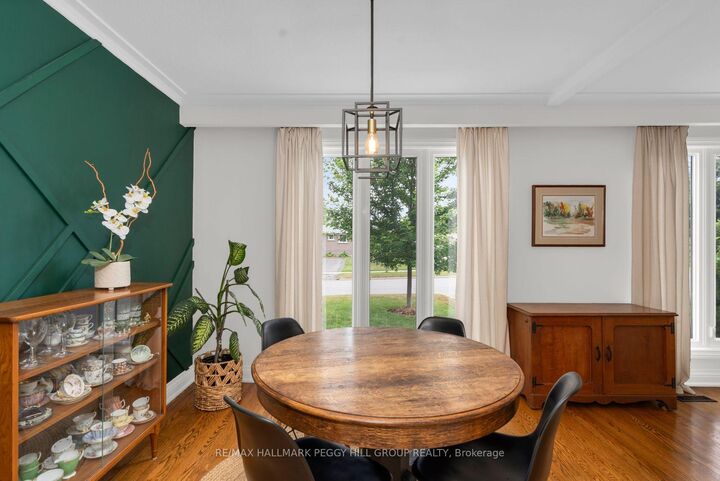 Property Photo:  184 Woodland Drive  ON L4R 4E3 