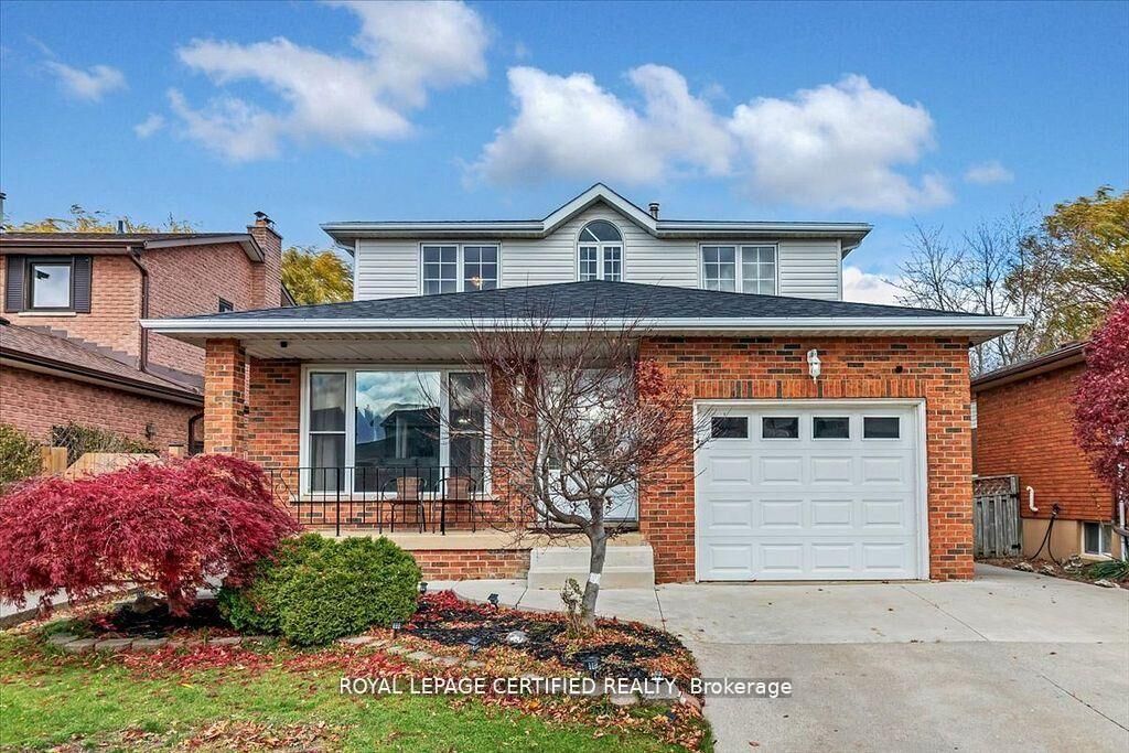 Property Photo: 35 Trenholme Crescent ON L8W 2L4