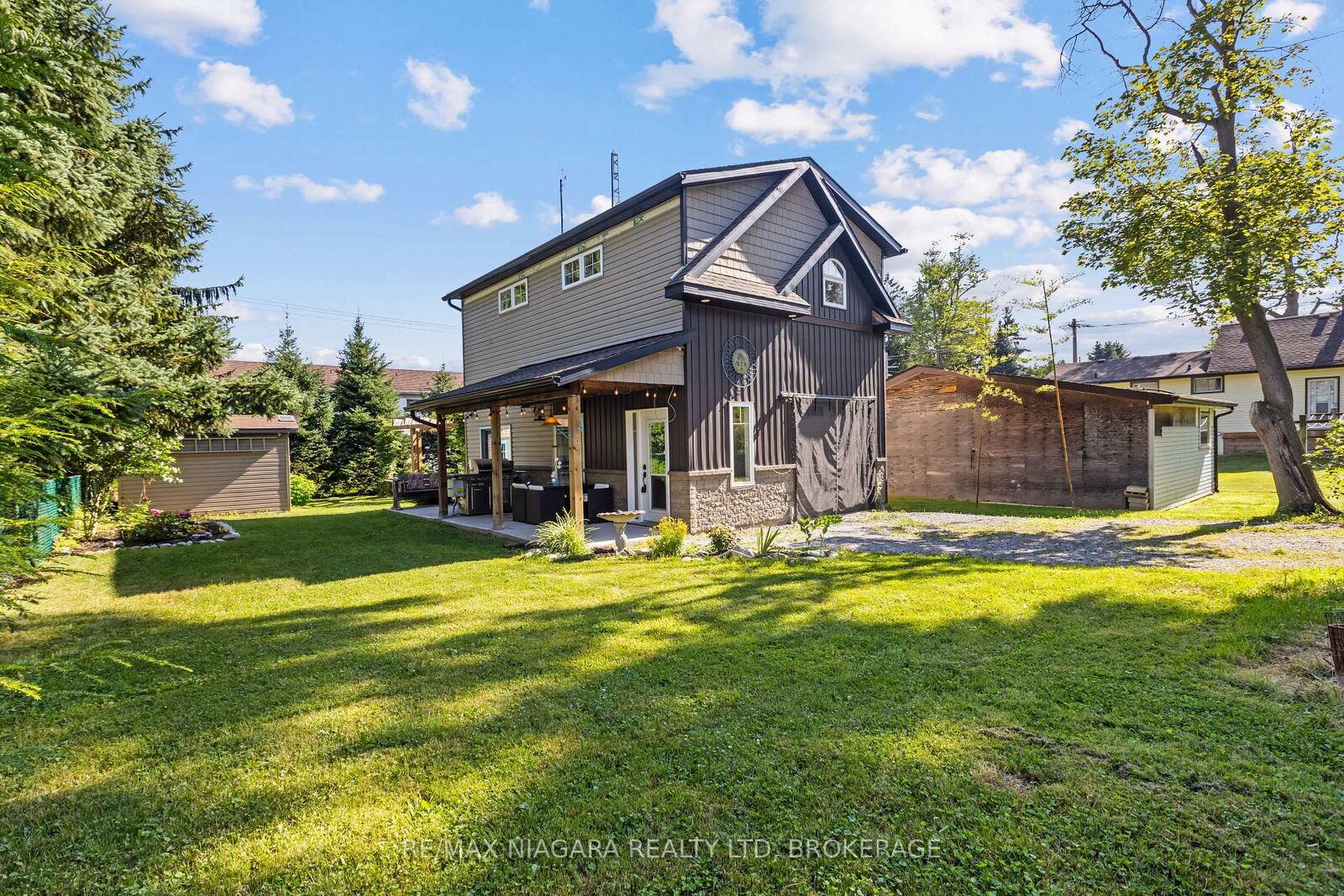 Property Photo:  1 Linden Avenue  ON L0S 1E3 