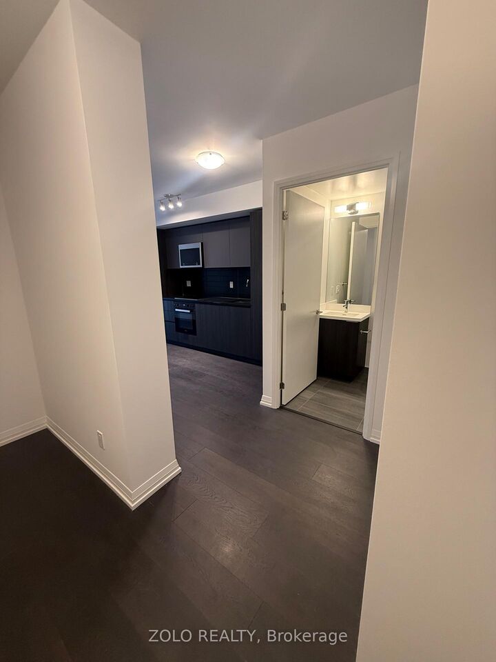 Property Photo:  400 King Street 1106  ON M5V 0X8 